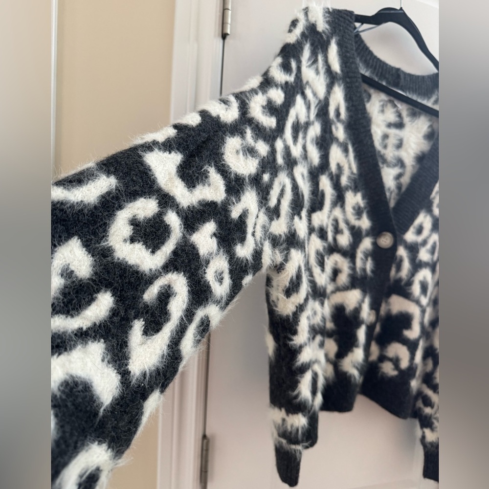 Threaded Leaf Soft Fuzzy Leopard Print Cardigan M… - image 5